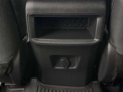 Used 2021 Toyota RAV4 LE image 30