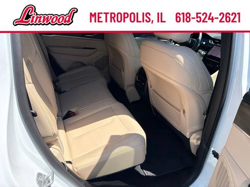 Used 2025 Jeep Grand Cherokee Limited AWD/4WD image 10