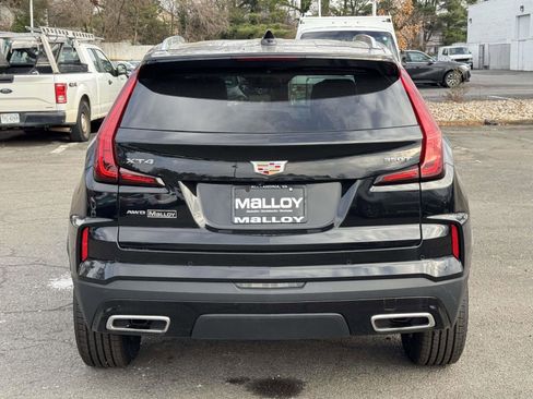 Used 2024 Cadillac XT4 Premium Luxury image 3