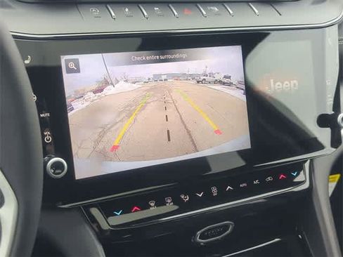 New 2026 Jeep Grand Cherokee Altitude image 30