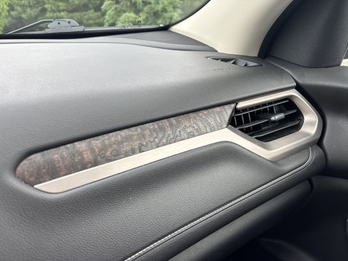 Used 2021 GMC Acadia Denali w/ Denali Technology Package AWD/4WD image 29