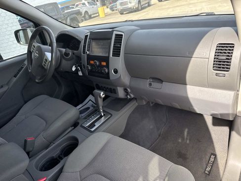 Used 2019 Nissan Frontier SV w/ Value Truck Package image 12
