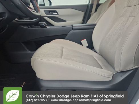 Used 2025 Nissan Rogue SV AWD/4WD image 19