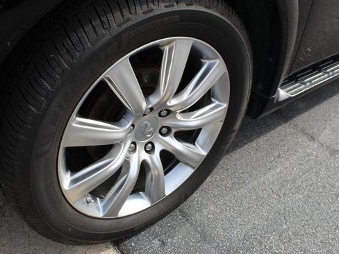 Used 2014 INFINITI QX80 4WD w/ Deluxe Touring Package image 17