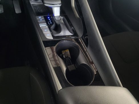 Used 2021 Hyundai Elantra SEL w/ Convenience Package image 26