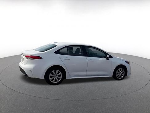 Used 2025 Toyota Corolla LE FWD image 3