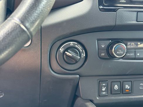 Used 2022 Nissan Frontier SV AWD/4WD image 22