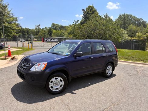 Used 2005 Honda CR-V LX image 9