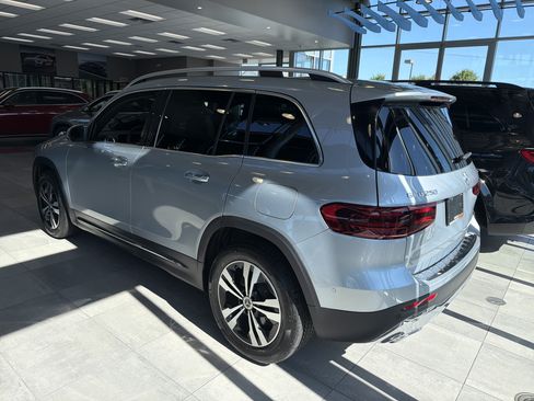 Used 2026 Mercedes-Benz GLB 250 4MATIC image 5