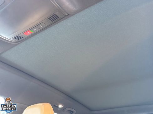 Used 2023 Volkswagen Tiguan SE w/ Panoramic Sunroof Package FWD image 17