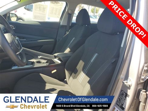 Used 2024 Hyundai Elantra SEL image 16
