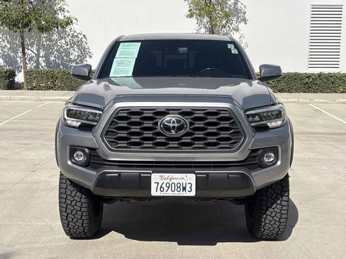 Used 2020 Toyota Tacoma TRD Off-Road w/ Technology Package AWD/4WD image 8