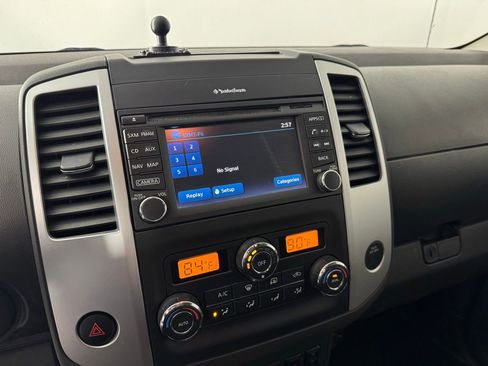 Used 2021 Nissan Frontier PRO-4X w/ Pro-4x Utility Package image 16