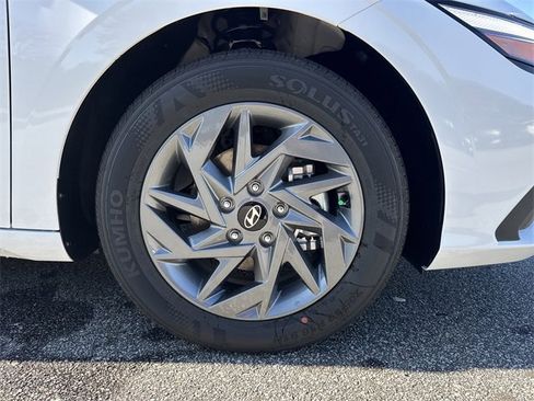 New 2026 Hyundai Elantra Blue image 12