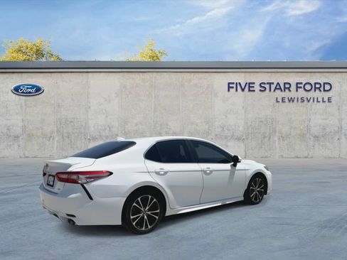Used 2019 Toyota Camry SE FWD image 8