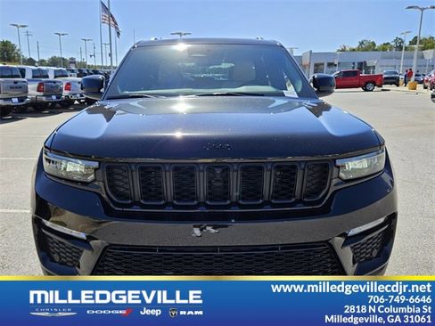 New 2025 Jeep Grand Cherokee Limited w/ Luxury Tech Group II image 2