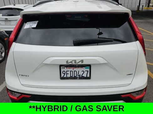 Used 2023 Kia Niro EX FWD image 3