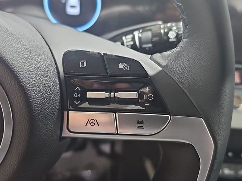 New 2026 Hyundai Elantra Limited FWD image 17