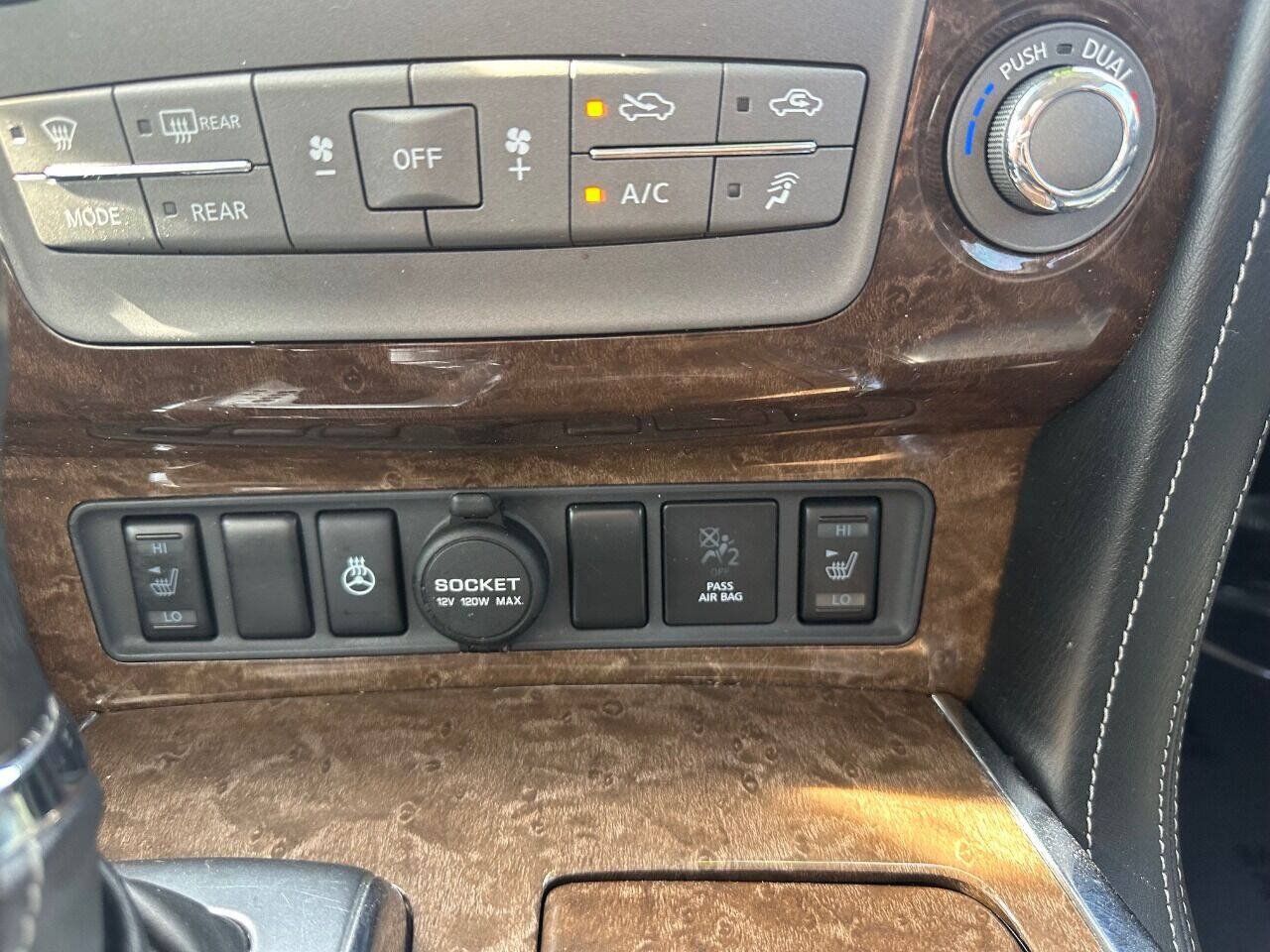 Used 2017 INFINITI QX80 4WD w/ Driver Assistance Package image 31