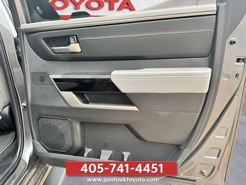 Used 2025 Toyota Tundra Limited AWD/4WD image 32