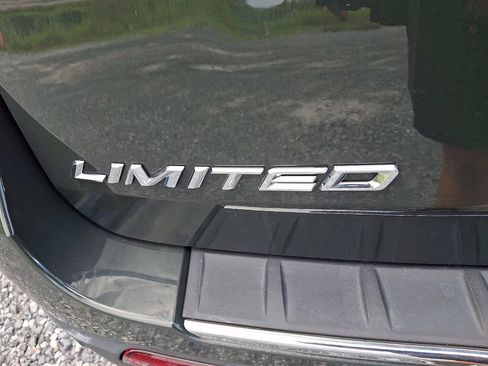 Used 2023 Ford Explorer Limited w/ Equipment Group 301A AWD/4WD image 34