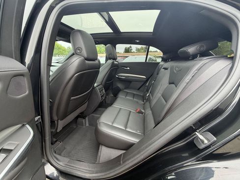 Used 2021 Cadillac XT4 Premium Luxury w/ Cold Weather Package AWD/4WD image 21