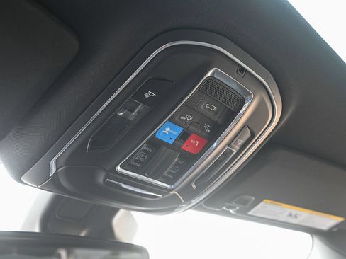 Used 2023 Jeep Grand Cherokee Altitude AWD/4WD image 40