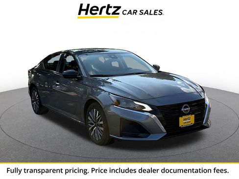 Used 2025 Nissan Altima 2.5 SV FWD image 1