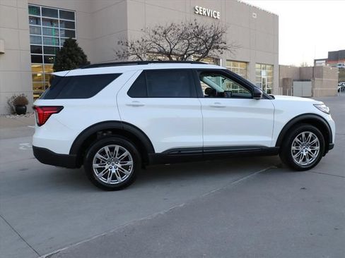 New 2026 Ford Explorer Active w/ Active Comfort Package AWD/4WD image 6