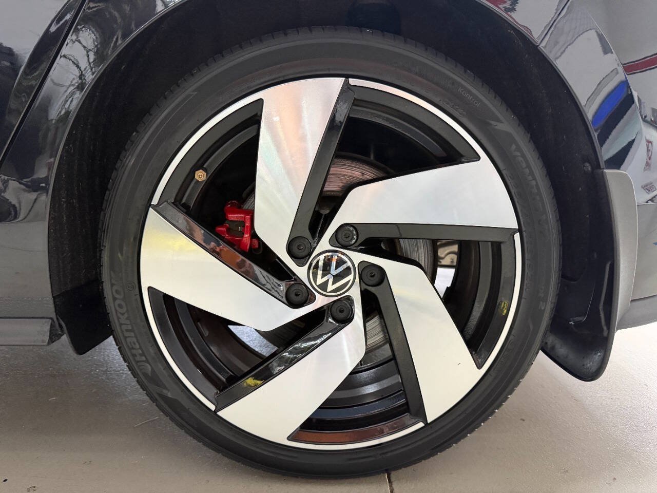 Used 2022 Volkswagen GTI SE FWD image 29