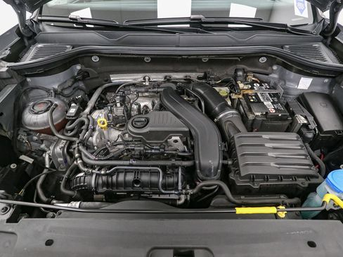 Used 2023 Volkswagen Taos SE image 16