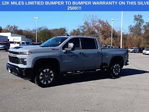 Used 2024 Chevrolet Silverado 2500 Custom w/ Custom Value Package image 4