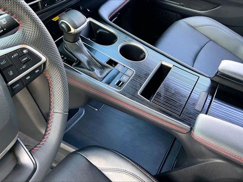 Used 2025 Toyota Sienna XSE w/ XSE Plus Package image 16