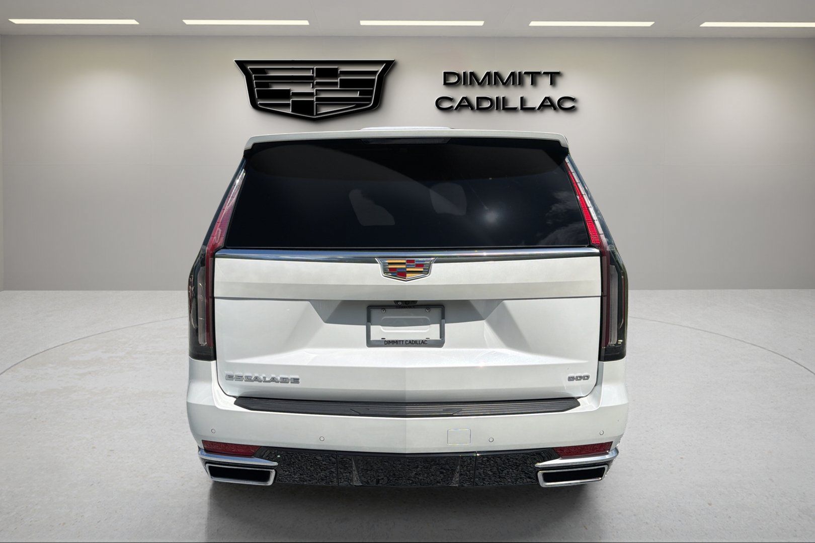 Certified 2023 Cadillac Escalade ESV Premium Luxury w/ LPO, Illumination Package AWD/4WD image 6