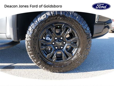 Used 2023 Chevrolet Silverado 1500 ZR2 image 11