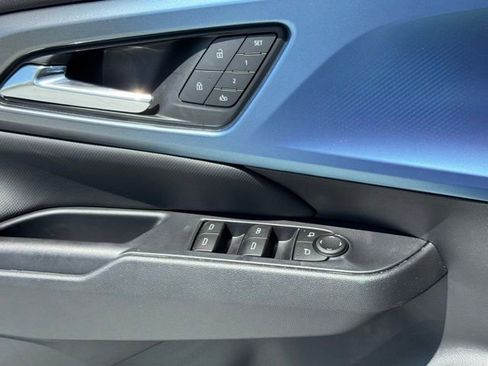 New 2025 Chevrolet Equinox EV LT w/ Convenience Package II FWD image 31