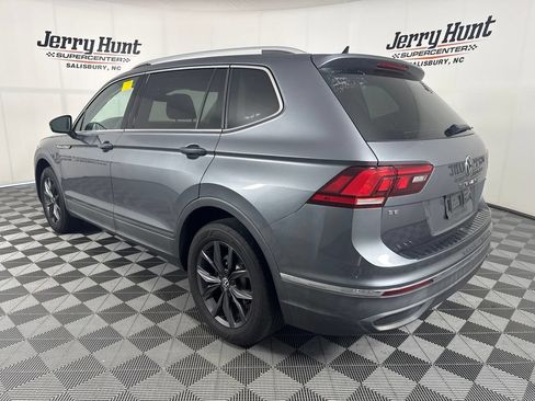 Used 2023 Volkswagen Tiguan SE w/ Panoramic Sunroof Package AWD/4WD image 9