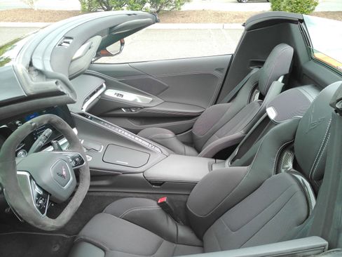 Certified 2023 Chevrolet Corvette Stingray Convertible w/ 1LT RWD image 16