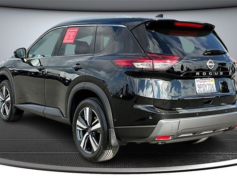 Certified 2024 Nissan Rogue SL image 4