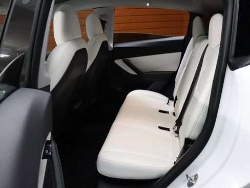 Used 2021 Tesla Model Y Long Range image 46