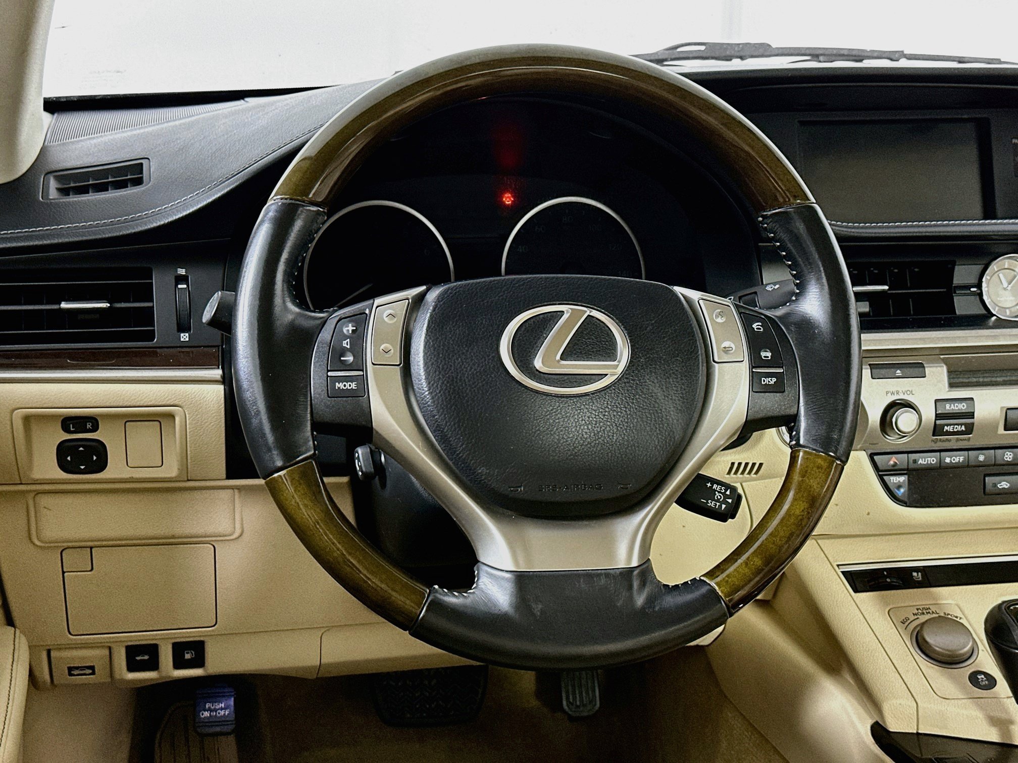 Used 2014 Lexus ES 350 w/ Premium Package FWD image 18