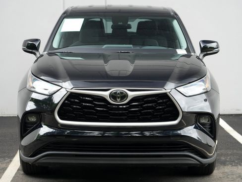 Used 2021 Toyota Highlander LE AWD/4WD image 43