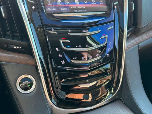Used 2016 Cadillac Escalade Luxury image 14