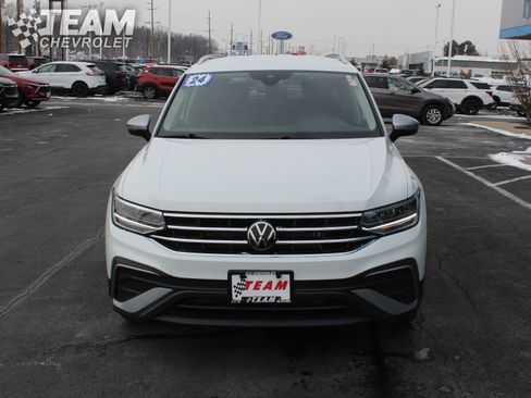 Used 2024 Volkswagen Tiguan Wolfsburg Edition image 9