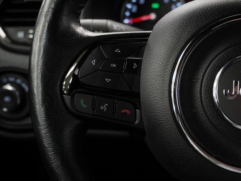 Used 2022 Jeep Renegade Altitude w/ Convenience Group image 32