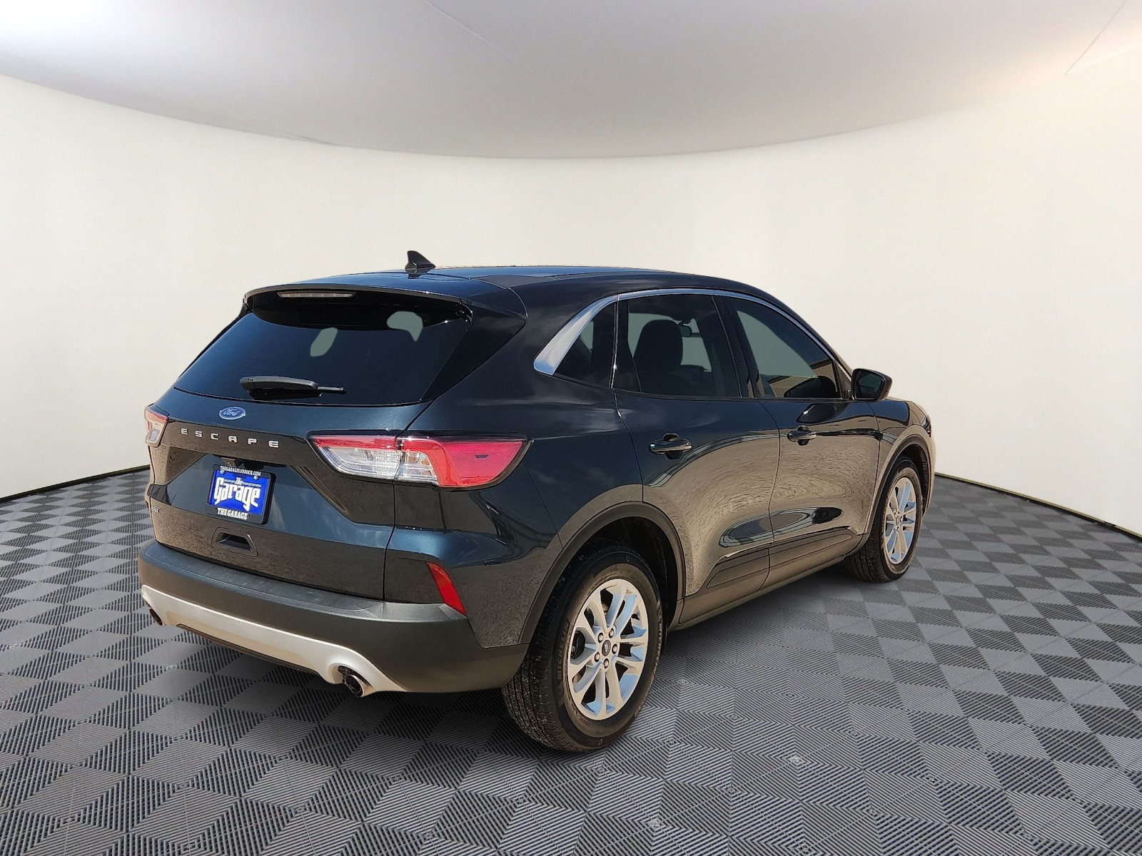 Used 2022 Ford Escape SE w/ Convenience Package FWD image 4