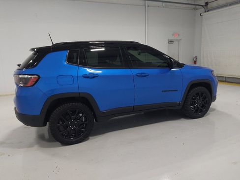 Used 2022 Jeep Compass Latitude AWD/4WD image 10