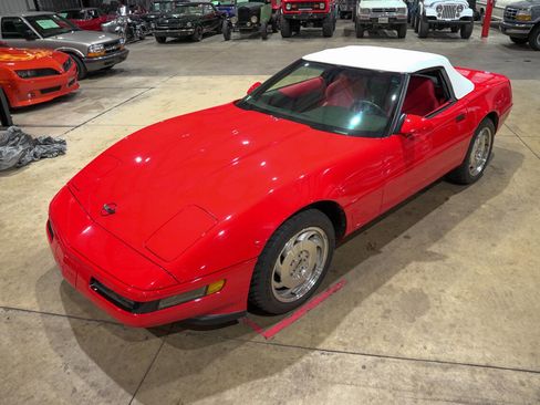 Used 1995 Chevrolet Corvette Base 2dr Convertible image 25