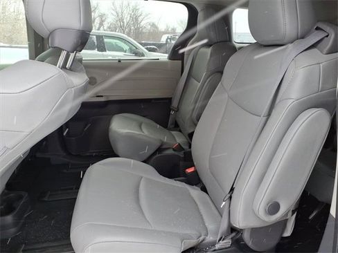 Certified 2023 Toyota Sienna XLE image 11