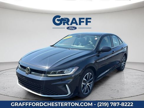 Used 2025 Volkswagen Jetta SE FWD image 1